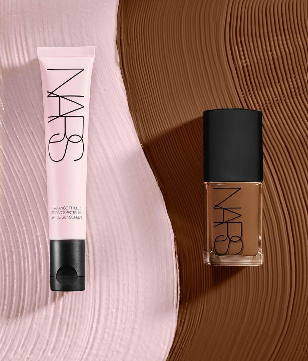 NARSさんのインスタグラム写真 - (NARSInstagram)「The dynamic duo for weightless summer wear: Radiance Primer SPF 35 + Sheer Glow Foundation - Mali. Pair them together for an all-day glow that won't budge.」8月5日 9時05分 - narsissist