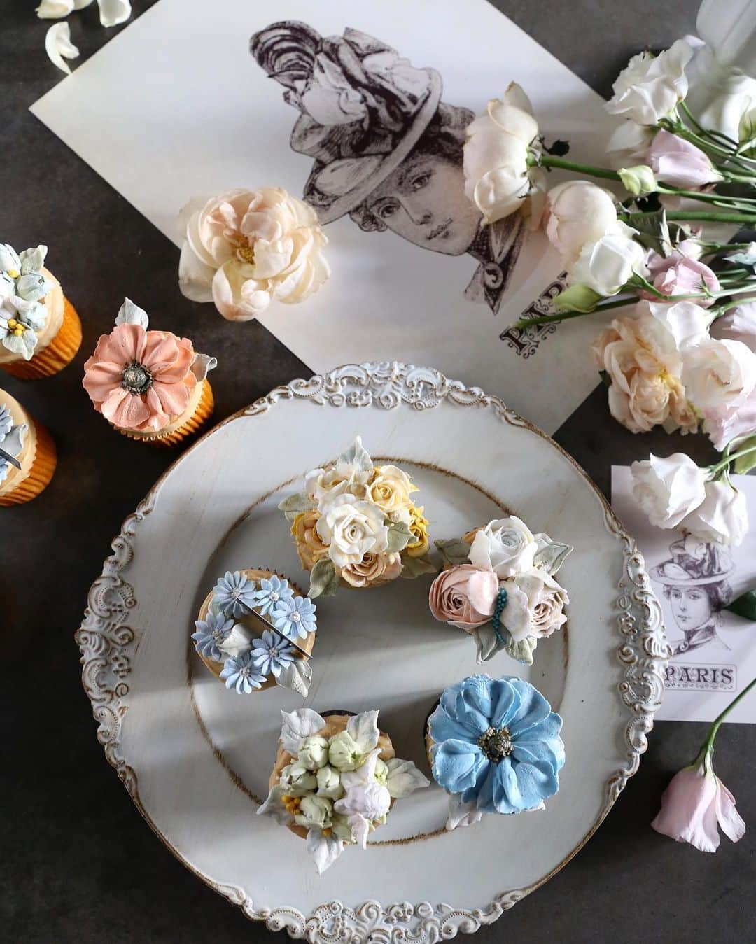 청담 수케이크 (atelier soo)さんのインスタグラム写真 - (청담 수케이크 (atelier soo)Instagram)「ㅡ Sooclass Basic 2. ㅡ #flower #cake #flowercake #partycake #birthday #bouquet #buttercream #baking #wilton #weddingcake ㅡ www.soocake.com vkscl_energy@naver.com」8月5日 9時14分 - soocake_ully