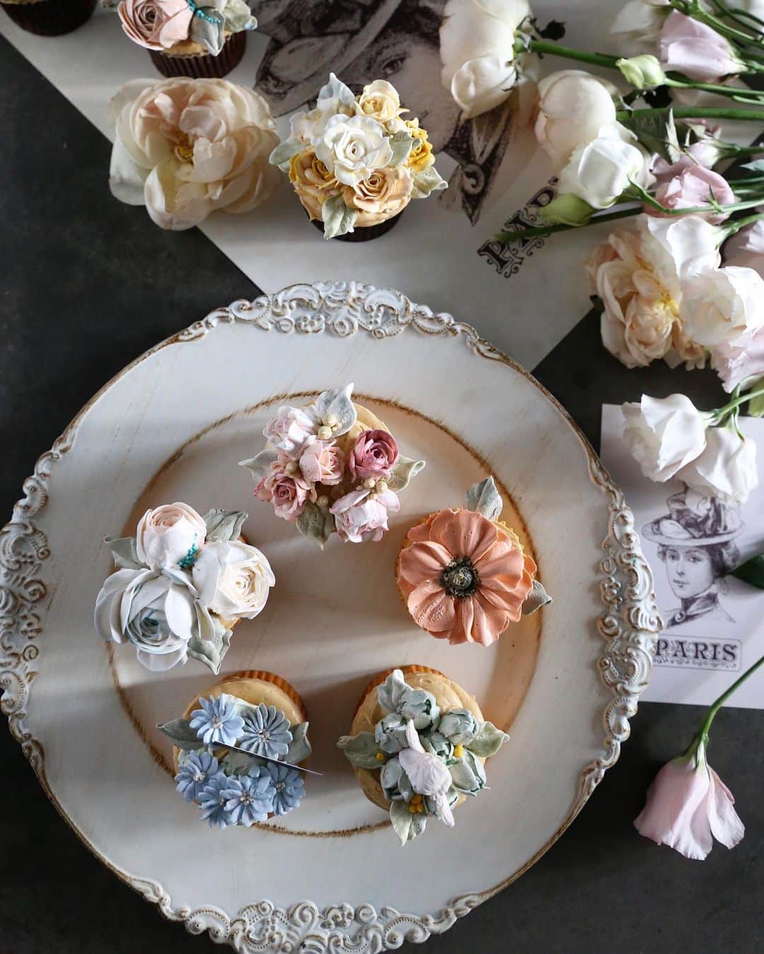 청담 수케이크 (atelier soo)さんのインスタグラム写真 - (청담 수케이크 (atelier soo)Instagram)「ㅡ Sooclass Basic 2. ㅡ #flower #cake #flowercake #partycake #birthday #bouquet #buttercream #baking #wilton #weddingcake ㅡ www.soocake.com vkscl_energy@naver.com」8月5日 9時14分 - soocake_ully