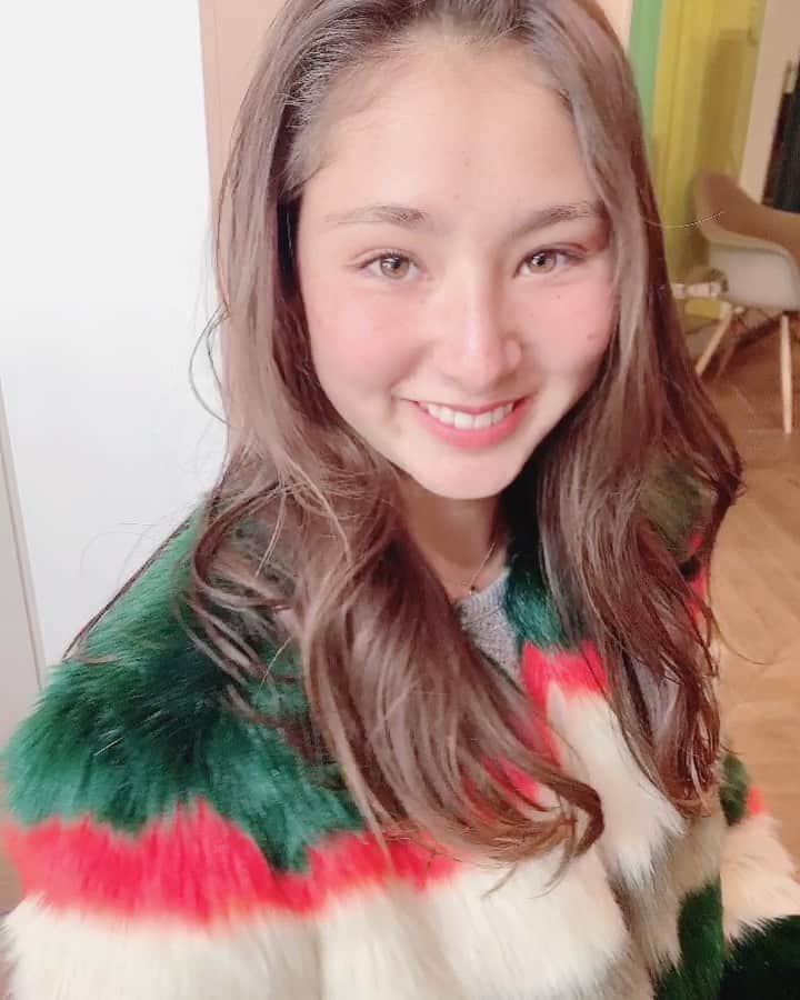 谷口翠彩のインスタグラム：「長い時も可愛かったなー♡ 夏は透けるhair color が人気です🎨 今週もよろしくお願いします😊✨ . . . . . .」