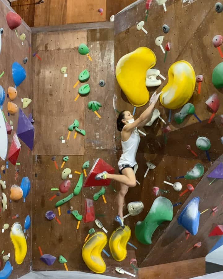 野口啓代のインスタグラム：「Yesterday I climb at @climbparkbasecamp 🏕 * * This is my recommend•••🍽 Yellow▷1級/V6🍋 Yellow▷初段/V7🥝 WhiteBlue▷2段/V9🍒 ——————————— @au_official #大和証券 #セブンイレブン @thenorthfacejp @raffinee_orientalbio #三井不動産 @cowsoapcp #zeta  @c3fit @lasportivajp @petzl_official  @newhale_japan」