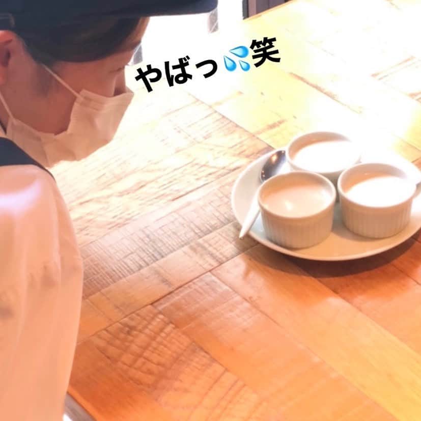 T.G.HEARTH TGハースのインスタグラム：「こんにちはTGハースです👨‍🍳﻿ ちょっと教えたくない情報です🙄💦﻿ 水曜・木曜は姉妹店のハース恵比寿店でデザートの日やってます😱月〜木までデザートサービスで付いてくるなんて…やばっ💦💦こんなこと知っちゃったらみんなTGハースに水・木来てくれなくなるかな！笑﻿ でも金曜日はチキンの日あるから戻って来てね😘﻿ ﻿ ﻿ チキンフルサイズ¥1980とお得になってます‼️﻿ すぐ電話↓↓↓期間限定なのでお早めに〜💕💕💕﻿ ☎️03-6416-9445←ﾖｳﾁｪｹﾗ👍﻿ ⭐️旨辛フェアも絶賛開催中なのでテイクアウトチキンの味変更やハーフ&ハーフも対応してます🤓﻿ ﻿ ﻿ ◆モバイルオーダーも出来るようになりました✨﻿ プロフィールからHPをアクセスしてください♪﻿ モバイルオーダー﻿ https://tgh.for.dinii.jp/﻿ ﻿ ◆Uber eats・menu・出前館によるデリバリー﻿ 11:30〜21:00﻿ ﻿ ◆LINE@登録お願いします♪﻿ https://lin.ee/g0H4jc6﻿ ﻿ ﻿ 皆さまの笑顔に会えますように！💕💕💕﻿ ﻿ #TGハース#代官山ディナー#代官山ランチ#恵比寿グルメ#恵比寿ビストロ#恵比寿ディナー#代官山グルメ #ハース #代官山テイクアウト#恵比寿ランチ#ラクレット#チーズ#ロティサリーチキン#恵比寿ご飯#menu#恵比寿ワイン#テイクアウト#渋谷ディナー#恵比寿チーズ#tghearth#渋谷グルメ#渋谷ランチ#恵比寿チーズ#恵比寿カフェ#チーズケーキ#渋谷テイクアウト#恵比寿新聞#恵比寿ビール#チーズフォンデュ#恵比寿テイクアウト」
