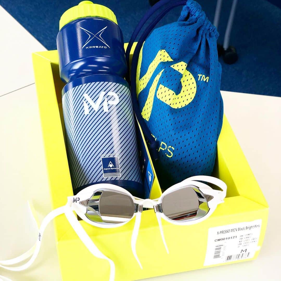 森隆弘さんのインスタグラム写真 - (森隆弘Instagram)「【ご挨拶に🏊‍♂️】 . . アドバイザー契約をさせて頂いた AquaSphere様の会社に お邪魔してきました✨ . . 今後は、 森隆弘水着を作りますので 楽しみにしてくださいね✌️ . . こちらのブランドは 僕自身が現役時代に一緒に戦わせてもらった マイケルフェルプス選手が 作られたブランドになります📝 . . ----------------------------------------- 🔍:#takahiroswimschool 🏊‍♂️:#aquasphere #アンバサダー  ------------------------------------------ . . #泳力検定 #オリンピック #個人メドレー #水泳選手 #トライアスロンスイム #スポーツクラブ#トライアスリート #水泳大会 #铁人三项 #pr案件 #アパレル #マレーシア在住 #シンガポール駐在 #シンガポール #水着モデル #水泳水着 #水泳ゴーグル #水泳道具 #michaelphelps #マイケルフェルプス #aquasphere  #aquasphereswim  @mp_aquasphere_ph  @mp_michaelphelps」8月5日 11時04分 - mori._.takahiro
