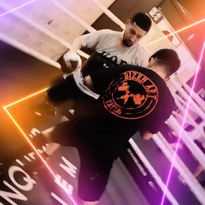 彫師美漸のインスタグラム：「BIZEN T-shirt @kazuto_ioka_official ・ ・ ・ 注文はＤＭ👌 ・ #井岡一翔 #boxing #美漸Tシャツ #美漸 #タトゥー #tokyo #tattoo #art #fashion #bizenart #bizen #문신　#Bizentattoo」