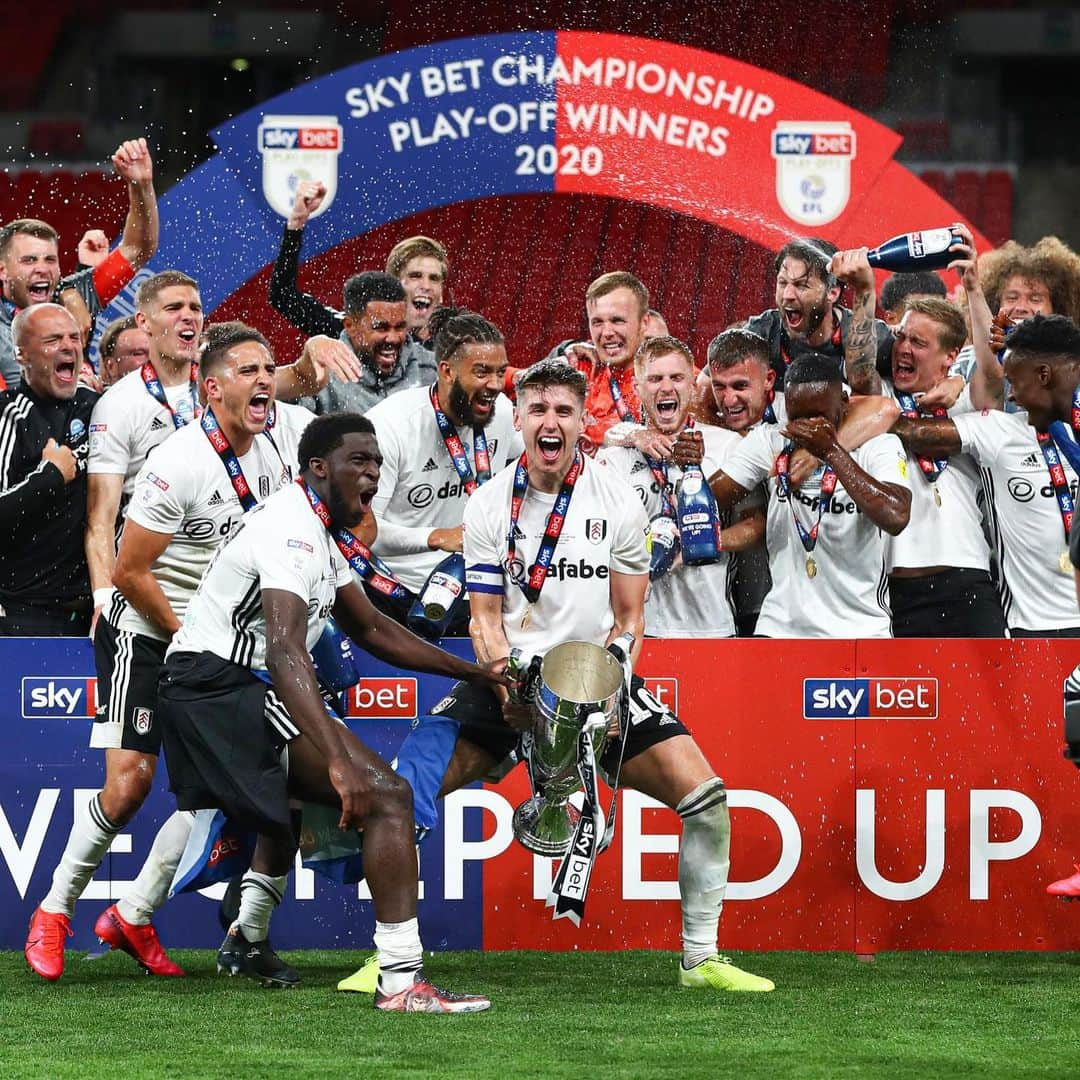 フラムFCさんのインスタグラム写真 - (フラムFCInstagram)「UP THE FULHAM! 🏆 #FULFORCE」8月5日 16時47分 - fulhamfc