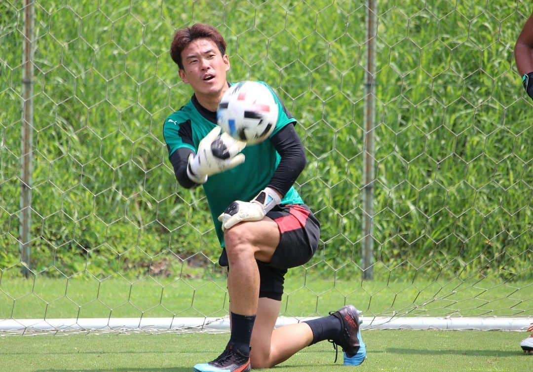 京都サンガF.C.さんのインスタグラム写真 - (京都サンガF.C.Instagram)「. 2020.08.05 . #今日のサンガタウン📸  ステキな表情をお届けします！ . #魅せようKYOTOの一体感 #sanga #京都サンガ #闘紫 #TEAM京都」8月5日 16時53分 - kyotosanga_official