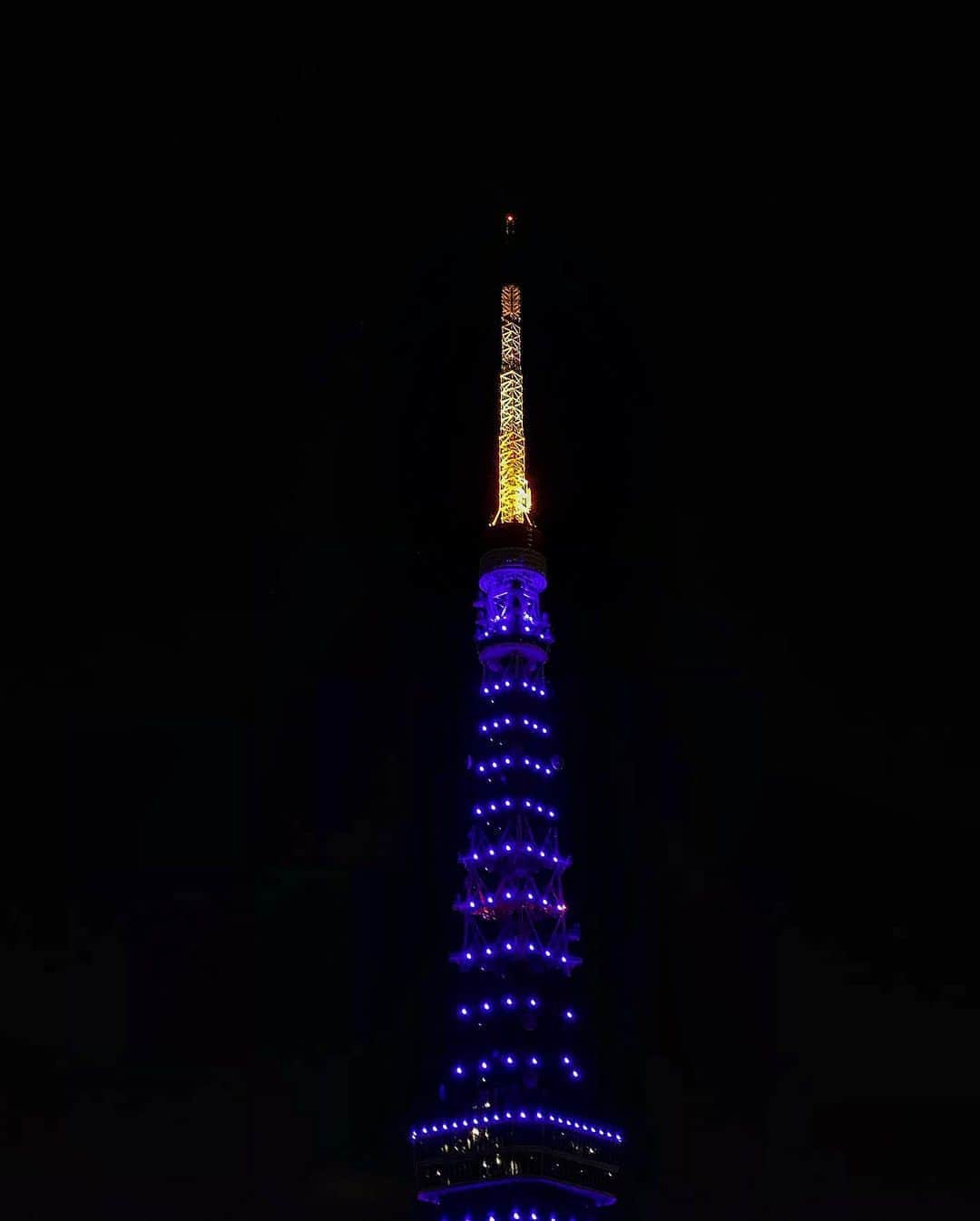 浅田舞さんのインスタグラム写真 - (浅田舞Instagram)「🌝🗼﻿ ﻿ 8月の満月は、﻿ “スタージャンムーン”と呼ばれるんですって.綺麗な満月でした.  #東京タワー #満月」8月5日 11時33分 - asadamai717