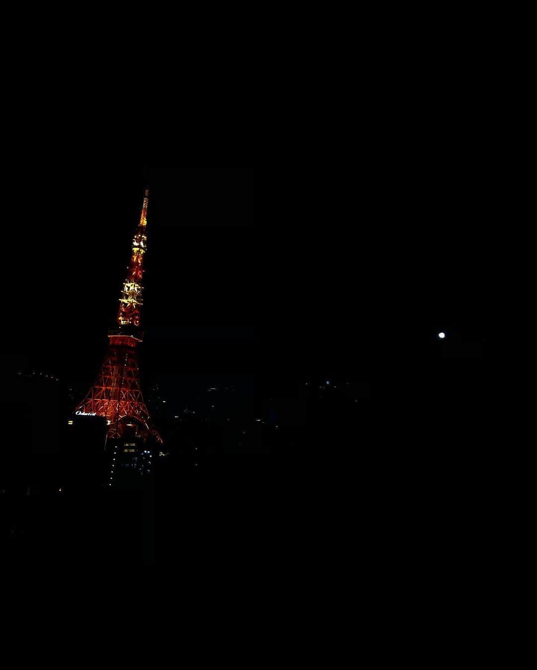 浅田舞さんのインスタグラム写真 - (浅田舞Instagram)「🌝🗼﻿ ﻿ 8月の満月は、﻿ “スタージャンムーン”と呼ばれるんですって.綺麗な満月でした.  #東京タワー #満月」8月5日 11時33分 - asadamai717