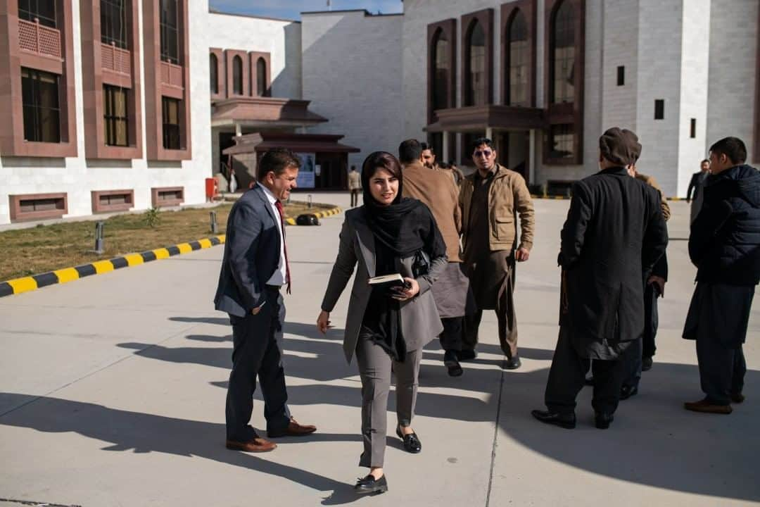 ナショナルジオグラフィックさんのインスタグラム写真 - (ナショナルジオグラフィックInstagram)「Photo by @andreabruce  In Kabul, Afghanistan, parliamentarian Maryam Sama, 28, a prominent member in the women's caucus, leaves parliament on December 9, 2019, the day that the body narrowly passed a law protecting children's rights. "We are the women who grew up after the war, we are the new generation, we have demands," she said.   Take a look at the June 2020 issue of National Geographic for the story "Taking the Lead," for which I photographed the inspiring women of Bolivia, New Zealand, Iraq, and Afghanistan who have made huge gains in achieving political power but still face cultural resistance, and even violence, as their influence increases. Story by Rania Abouzeid. Follow me @andreabruce for more photos and stories.  Check out Nat Geo's link in bio for more on this story.」8月5日 11時35分 - natgeo