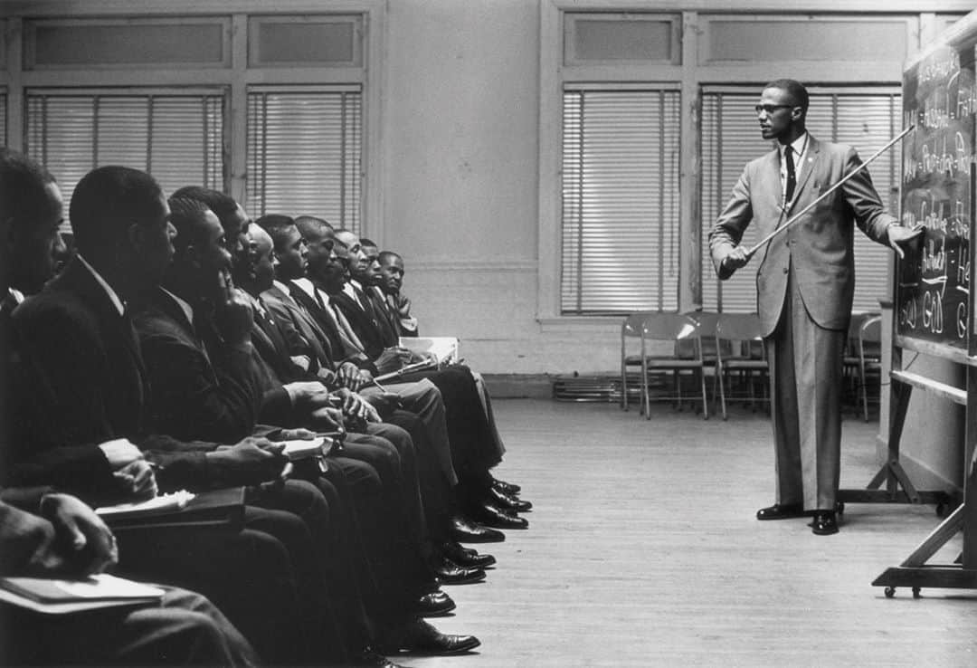 パブリックスクールのインスタグラム：「Father. Husband. Brother. Educator. Protector. LEADER.   Untitled, Chicago, Illinois 1963. Photo courtesy of @gordonparksfoundation」