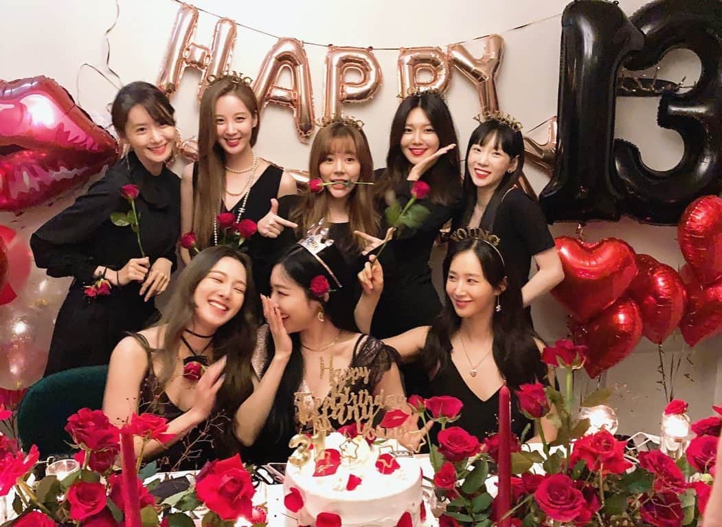 ユナさんのインスタグラム写真 - (ユナInstagram)「Thank u for the sweetest memories of our 13 years together. Girls' Generation & SONE, we are one and the same💗 앞으로도 우리 오래오래 함께하자😘   #GirlsGeneration13thAnniversary  #13yearswithSONE」8月5日 12時23分 - yoona__lim