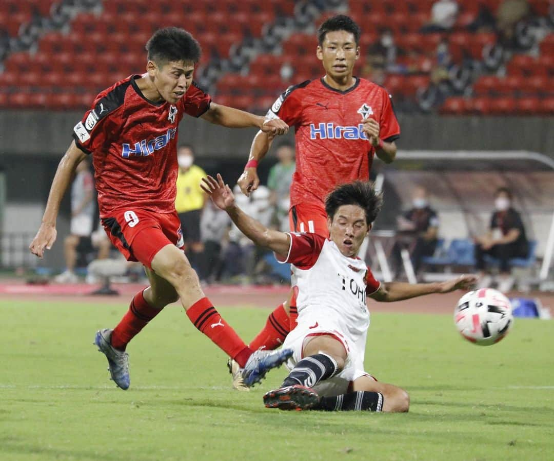 ROASSO KUMAMOTOさんのインスタグラム写真 - (ROASSO KUMAMOTOInstagram)「⚽️ ／ 8.2.SUN 第8節 VS 福島ユナイテッドFC フォトレポートPart①📸 ＼ #広報カメラ で撮影したフォトレポートPart①をお届けします💁‍♂️ -----﻿ NEXT GAME﻿ 🗓 8.9.SUN. ⏰ 18:00 KICK OFF﻿ 🆚 ブラウブリッツ秋田 🏟 ソユースタジアム 📺 DAZN -----﻿ #ロアッソ熊本 ﻿ #2020シーズン ﻿ #繋続﻿ #TSUNAGI﻿ #つなぎ  #2020の主役は誰だ ﻿ #谷口海斗 #岡本知剛 #石川啓人 #河原創 #中原輝 #roasso﻿ #熊本﻿ #Jリーグ﻿ #jleague﻿ #サッカー﻿ #ゴール ﻿ #えがお健康スタジアム﻿ #感謝﻿ #いまできること﻿ #がんばろう日本﻿ #みんなで乗り越えよう ﻿ #jリーグにできること」8月5日 12時16分 - roassokumamoto_official