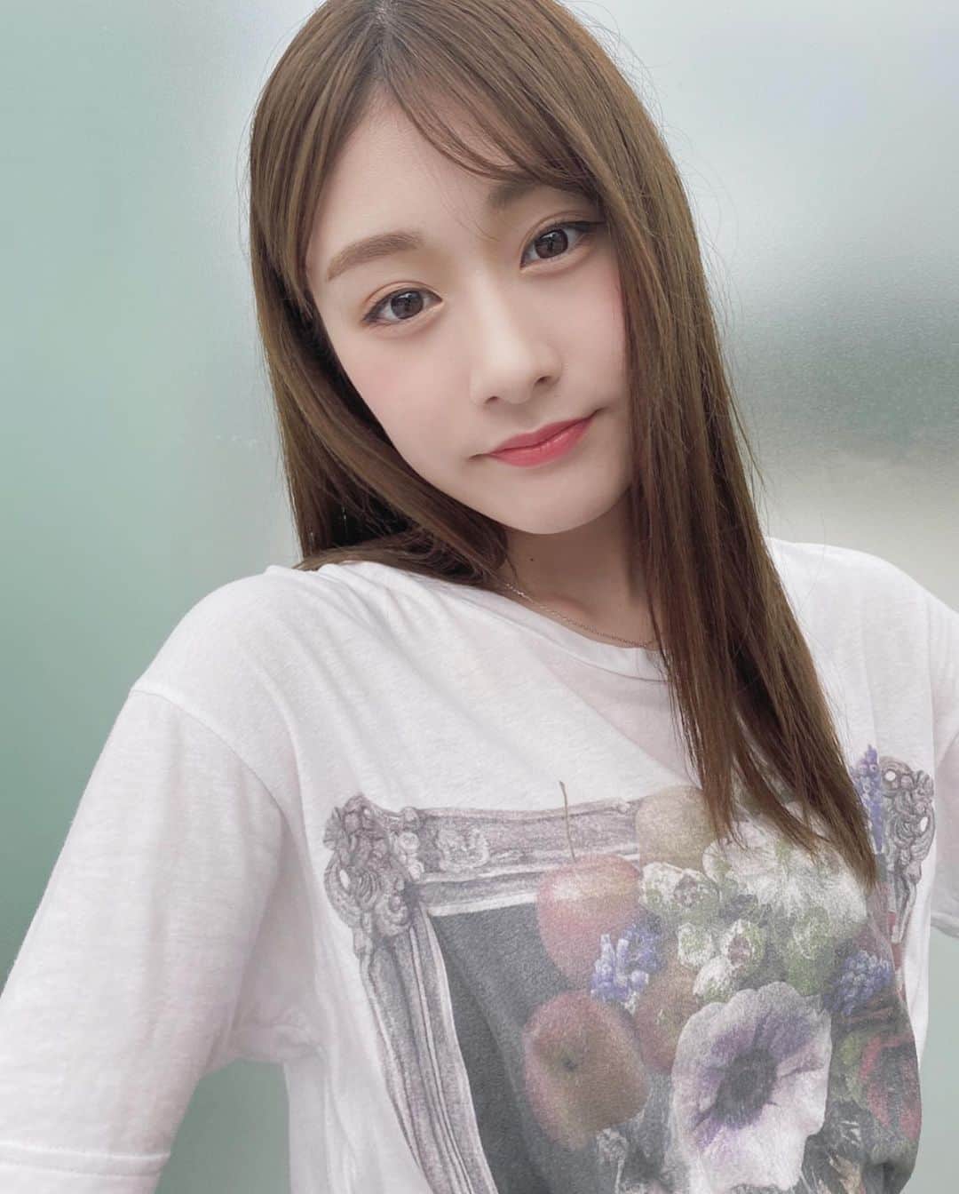 加藤美南のインスタグラム：「暑すぎて溶ける🍧」