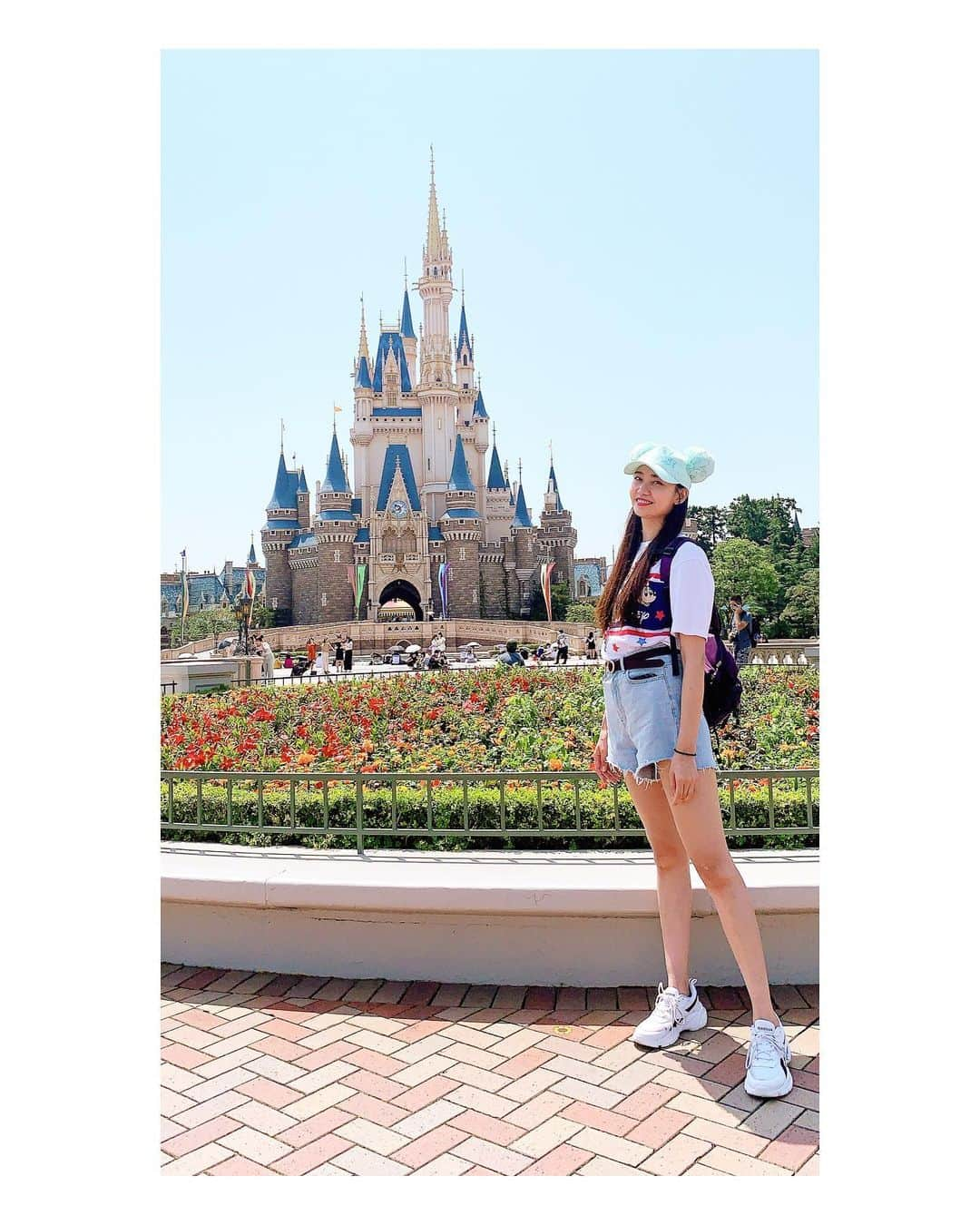 蔵歩実のインスタグラム：「🏰♥️ . . #Disney #Disneyland #ディズニー #ディズニーランド #シンデレラ城 #japanese #japanesegirl #일본 #일본인 #일본사람#東京 #tokyo #도쿄 #モデル #model#모델 #followme  #高身長 #高身長女子 #instalove #ootd」