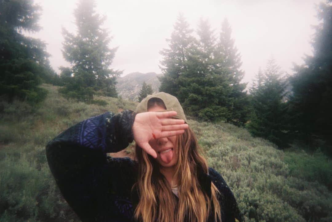 クロエ・ベネットさんのインスタグラム写真 - (クロエ・ベネットInstagram)「i hit my peak at 7」8月5日 12時54分 - chloebennet