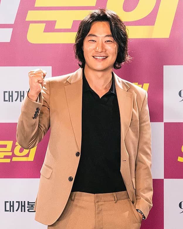 イ・ヒジュンのインスタグラム：「오문희 개봉 ^^ 극장에서 만나요」