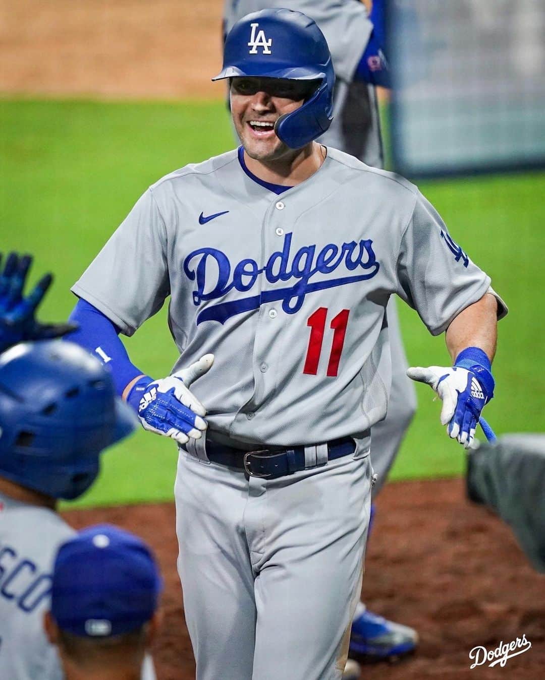 Los Angeles Dodgersさんのインスタグラム写真 - (Los Angeles DodgersInstagram)「Dad strength activated.」8月5日 13時11分 - dodgers