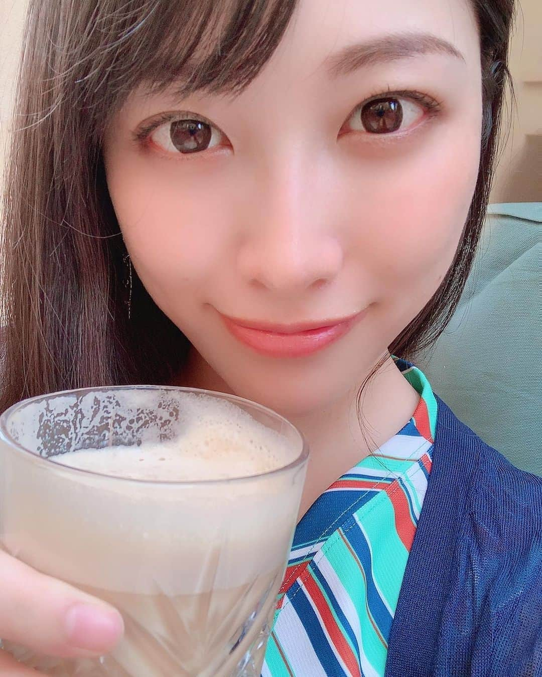 春原未来さんのインスタグラム写真 - (春原未来Instagram)「暑いから,アイスカフェオレ☕✧ . It was hot so I drank Ice Cafe au lait. .  #カフェ巡り好きな人と繋がりたい #カフェ部 #café #cafestagram #カフェオレ #cafeaulait #息抜きday #食後のコーヒー #ほっこりカフェ #maxmara #柄コーデ #카페 #咖啡店 #パリジェンヌ #parismood」8月5日 13時18分 - sunohara_miki