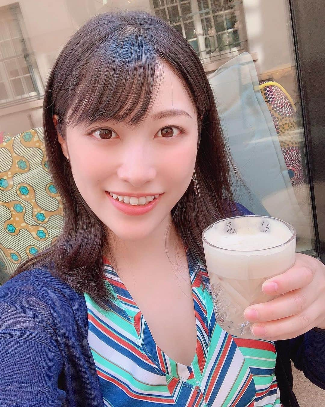 春原未来さんのインスタグラム写真 - (春原未来Instagram)「暑いから,アイスカフェオレ☕✧ . It was hot so I drank Ice Cafe au lait. .  #カフェ巡り好きな人と繋がりたい #カフェ部 #café #cafestagram #カフェオレ #cafeaulait #息抜きday #食後のコーヒー #ほっこりカフェ #maxmara #柄コーデ #카페 #咖啡店 #パリジェンヌ #parismood」8月5日 13時18分 - sunohara_miki