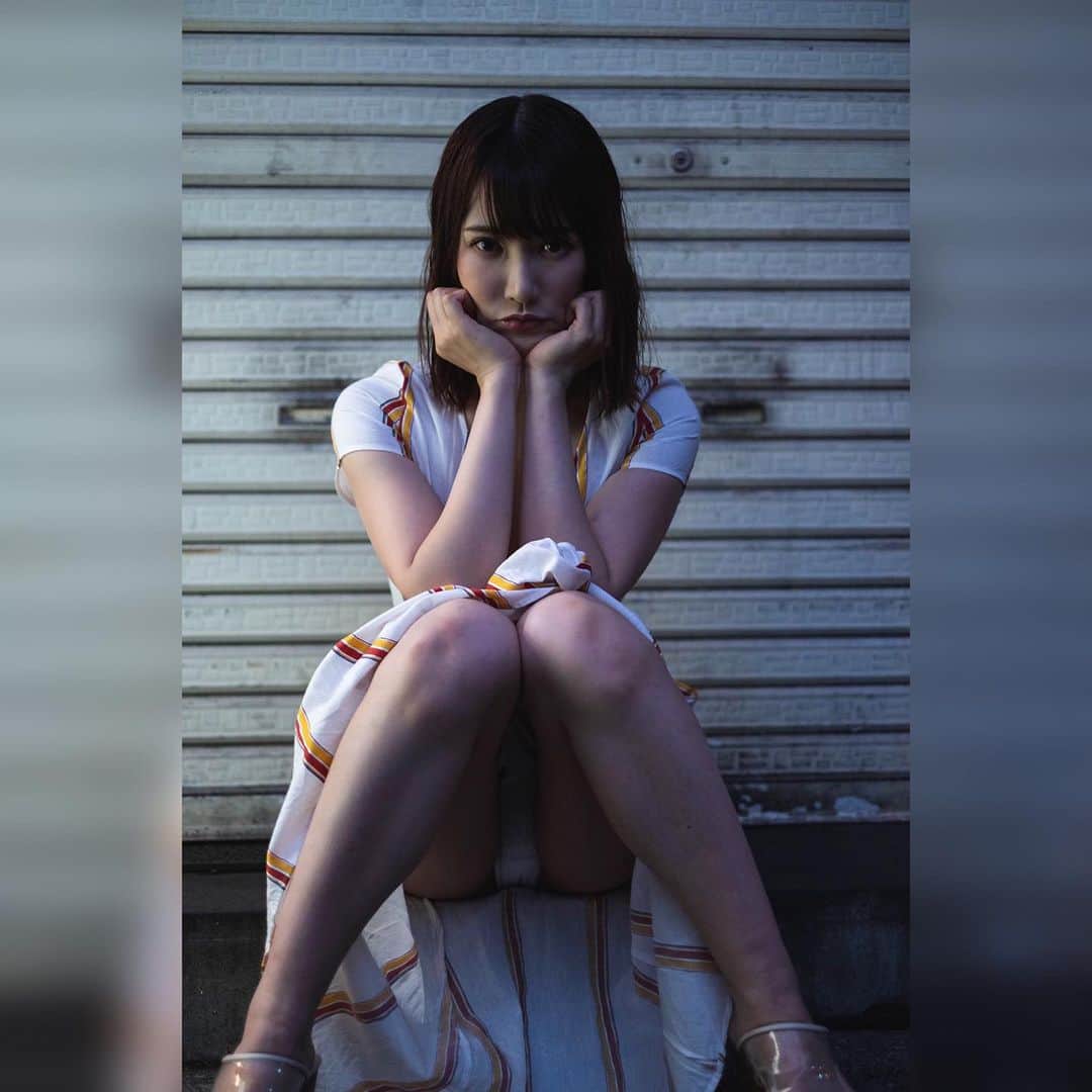 のインスタグラム：「. どこ見てるんですか？  Where are you looking👀 .」