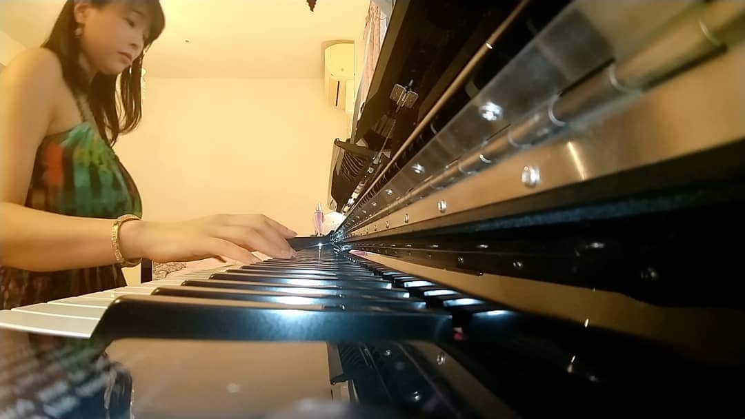 松坂南さんのインスタグラム写真 - (松坂南Instagram)「キャプチャ画像。  #松坂南 #心愛 #ピアノ弾き語り女子  #ピアノのある暮らし  #ピアノ弾き語り  #love  #piano」8月5日 14時03分 - minami_matsuzaka