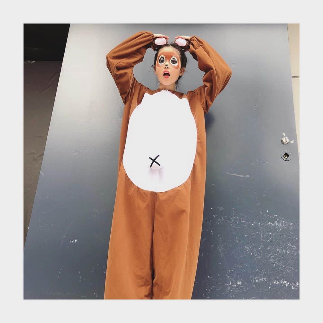 河村果歩さんのインスタグラム写真 - (河村果歩Instagram)「🌈🍒 ・ ・ 皆さんど〜もかほきちです🐻 ポンポコりんりん🎶 おへそのところをしぼませるとプーピープーピー鳴るんだよ　凄いでしょ〜 お勉強の仕方を紹介しているので是非観てね〜 オススメだよ〜🐼 ・ ・ ・ 雫ちゃんの真似して話しかけ風にしてみました💧 たぬき商店かほきちです‼️ 今月号の企画で初めて顔塗りをさせて頂きました🥴 ずっと楽しみにしてて、輪郭だけスタッフさんにやって貰って中の塗り塗りを私がやったんです😋 目を黒く塗ったので目開いてる？寝てる？とよく聞かれたのですが、ちゃんと起きてます‼️ とっても楽しい撮影でした😁 ・ ・ ・ #河村果歩 #ニコラ　#ニコモ #顔塗り　#落とすの大変だった　 #楽しかった　#撮影 #たぬき　#たぬき商店　是非来て下さい😜 #かほきち　#起きてます  #寝てないです」8月5日 14時29分 - kawamura_kaho_official