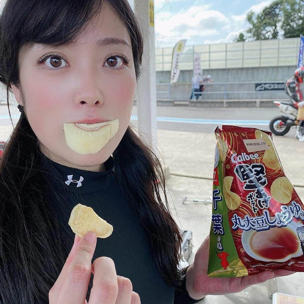 国友愛佳のインスタグラム：「ついつい何かしら食べちゃうんだよねー(*>д<)」