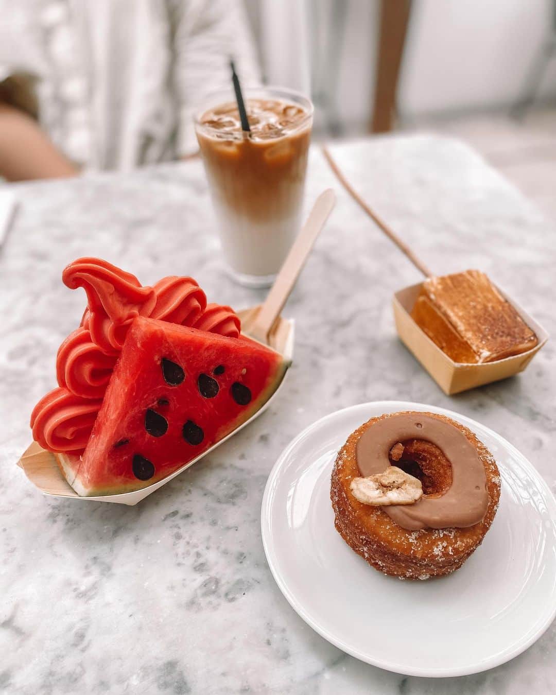 Eat With Steph & Coさんのインスタグラム写真 - (Eat With Steph & CoInstagram)「Invited to try #thelastcronut at @dominiqueansellondon and couldn’t say no! 🥐🍩 So sad they are closing their London branch but glad I got to try the chocolate, banana and peanut butter Cronut 🙌🏻. The also tried the What-a-melon soft serve special and it was so refreshing for a hot day!   #dominiqueanselbakery #cronut #timeoutlondon #invite #eatingout #eatouttohelpout」8月6日 2時04分 - eatwithsteph_ldn