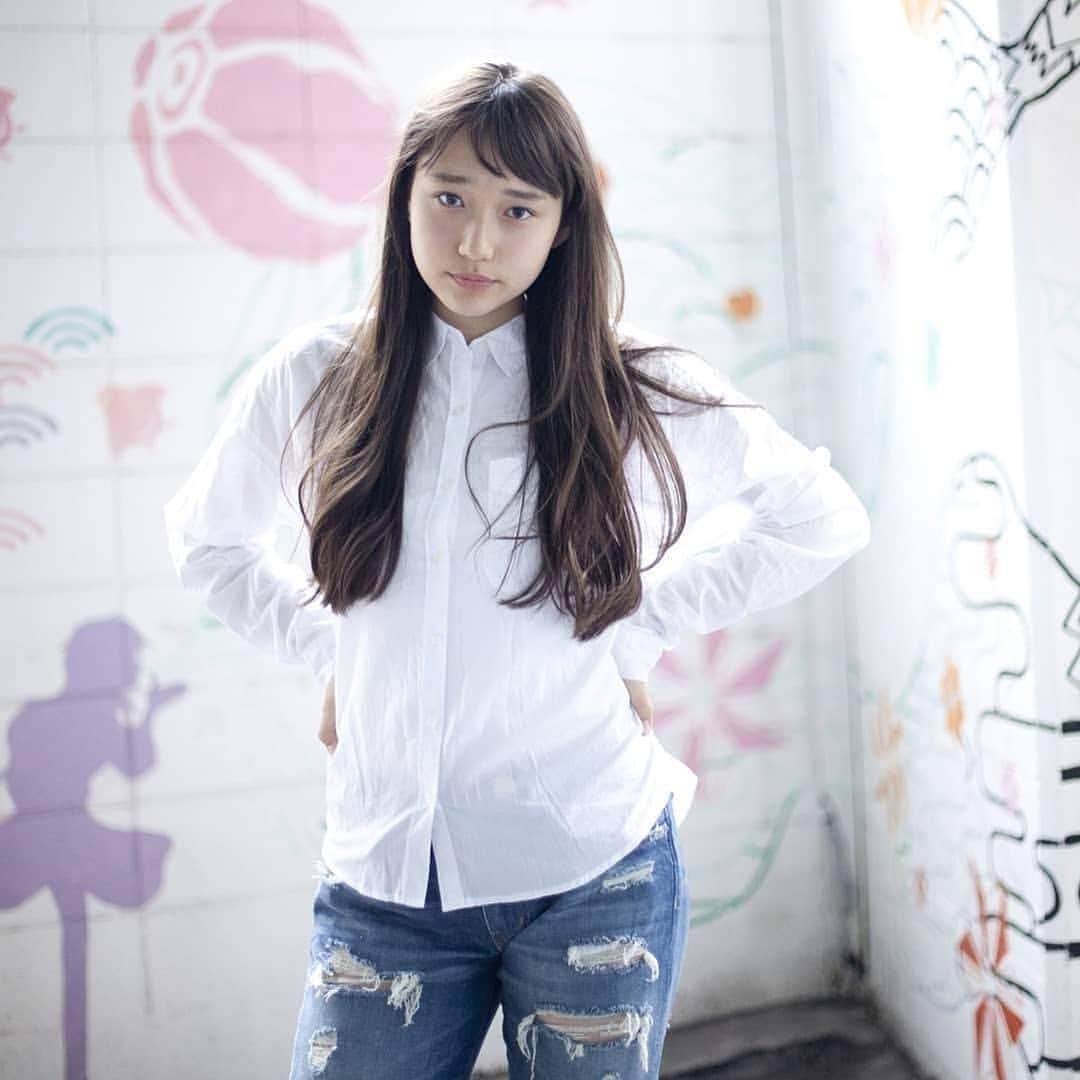 白本彩奈のインスタグラム：「数年前の私の顔がまだかわいい時 🐰🐼」