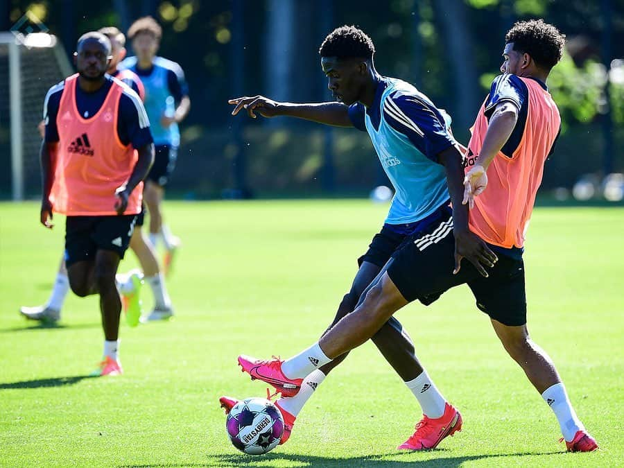 ハンブルガーSVさんのインスタグラム写真 - (ハンブルガーSVInstagram)「#Trainingsauftakt 📸📸📸  #nurderHSV 🔷  ______ 📸 @witters_sportfotografie」8月6日 0時43分 - hsv