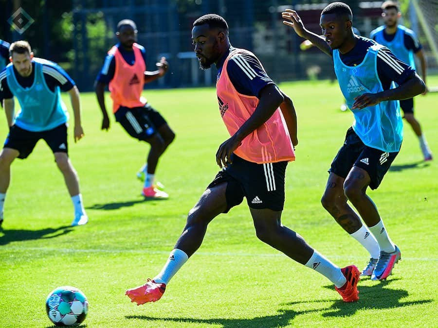 ハンブルガーSVさんのインスタグラム写真 - (ハンブルガーSVInstagram)「#Trainingsauftakt 📸📸📸  #nurderHSV 🔷  ______ 📸 @witters_sportfotografie」8月6日 0時43分 - hsv