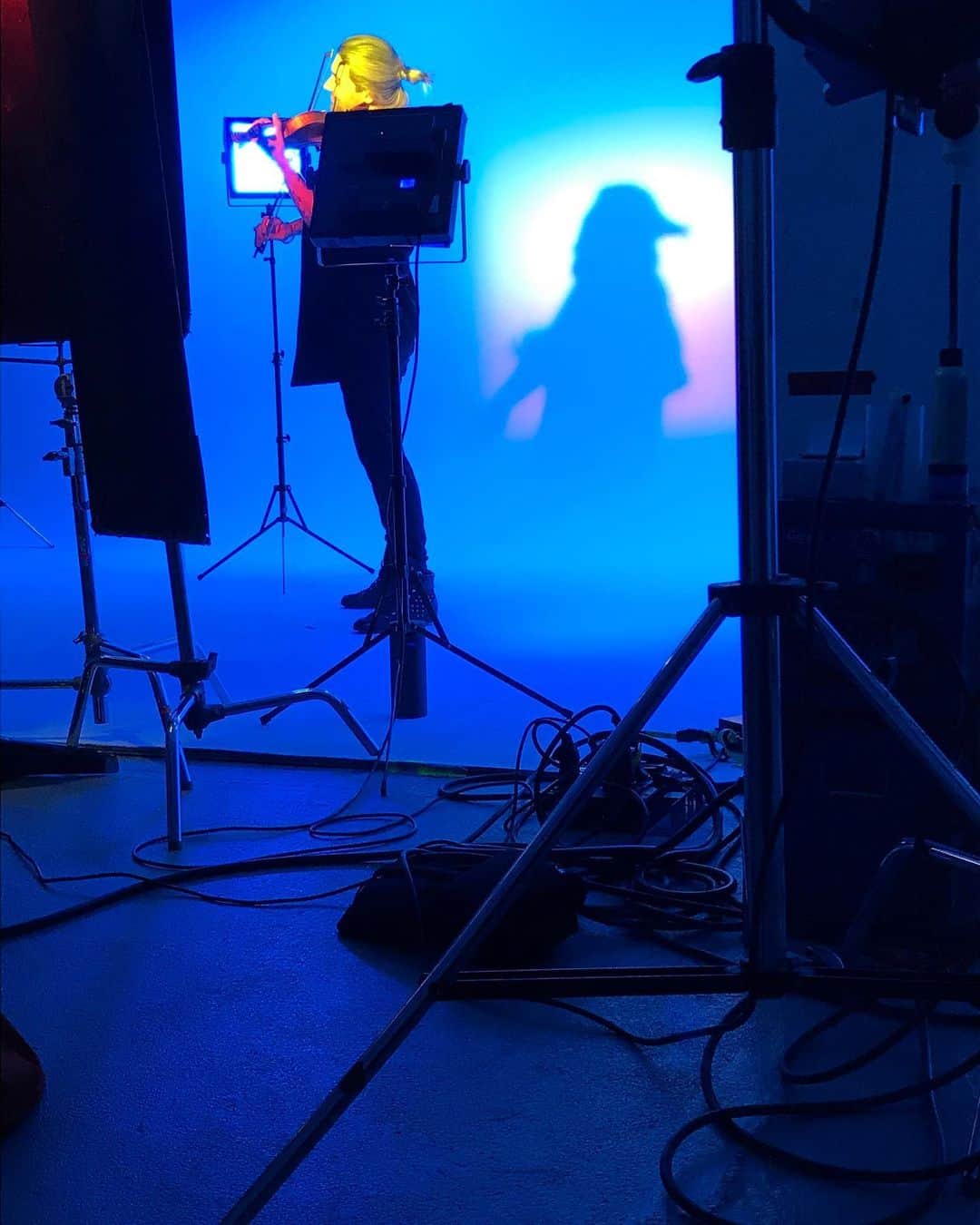 デイヴィッド・ギャレットさんのインスタグラム写真 - (デイヴィッド・ギャレットInstagram)「Videodreh für mein neues Album! Video  shoot for the new album 🎥🎬 🎻 #davidgarrett #newalbum #videoshoot  #hardwork」8月6日 0時55分 - davidgarrettinsta