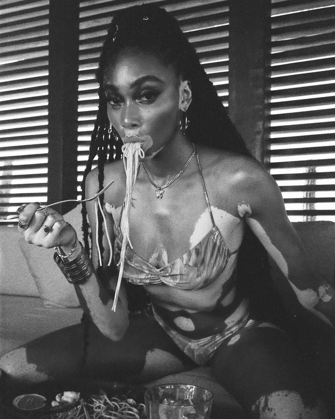 ウィニー・ハーロウさんのインスタグラム写真 - (ウィニー・ハーロウInstagram)「Don’t feed the models 🍝」8月6日 0時55分 - winnieharlow