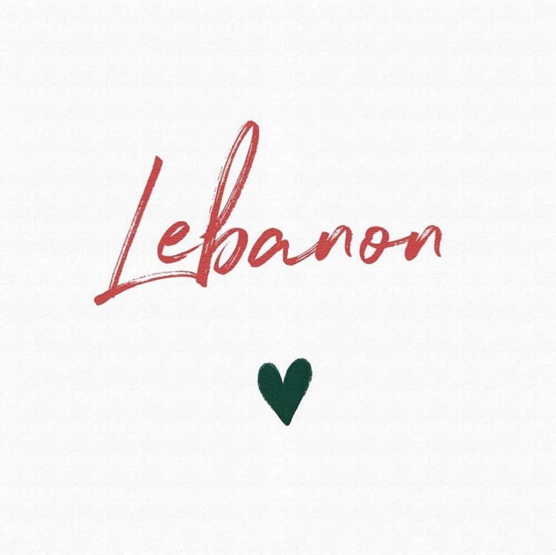 Camila Coelhoさんのインスタグラム写真 - (Camila CoelhoInstagram)「Be Strong Lebanon💔 My heart and prayers go out to all of the Lebanese people and the families of those involved in this devastating tragedy 🙏🏻 (way to help on my stories ) ———— Que tristeza o que aconteceu ontem em Beirute no Líbano. Uma explosão que afetou milhares de pessoas. 💔 Que Deus abençoe as famílias de todos envolvidos dessa tragédia🥺 #lebanon」8月6日 1時00分 - camilacoelho