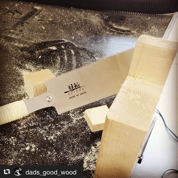 SUIZAN JAPANさんのインスタグラム写真 - (SUIZAN JAPANInstagram)「Thank @dads_good_wood for saying that!   📷repost @dads_good_wood   Picked up a @suizan_japan pull saw. I'm impressed with it. Learning to use it has been easy going looking forward to what I'll be able to do once I get proficient with it. #dadsgoodwood #makesomething #pullsaw」8月6日 1時20分 - suizan_japan