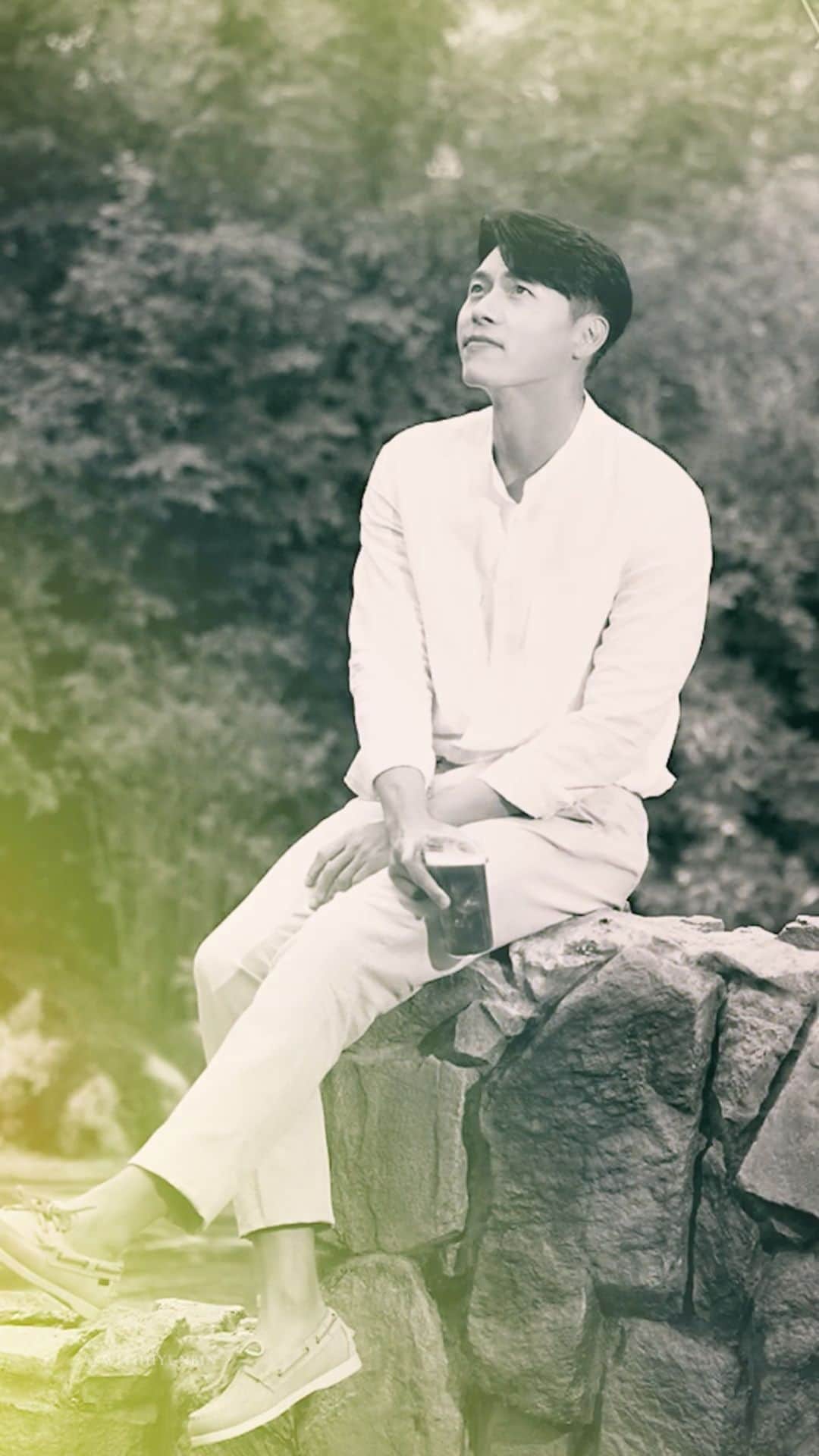 ヒョンビンのインスタグラム：「Reels ✨   🎼 Can We Kiss Forever?  —— #hyunbin #현빈 #ヒョンビン #玄彬 📸 @hlscience」