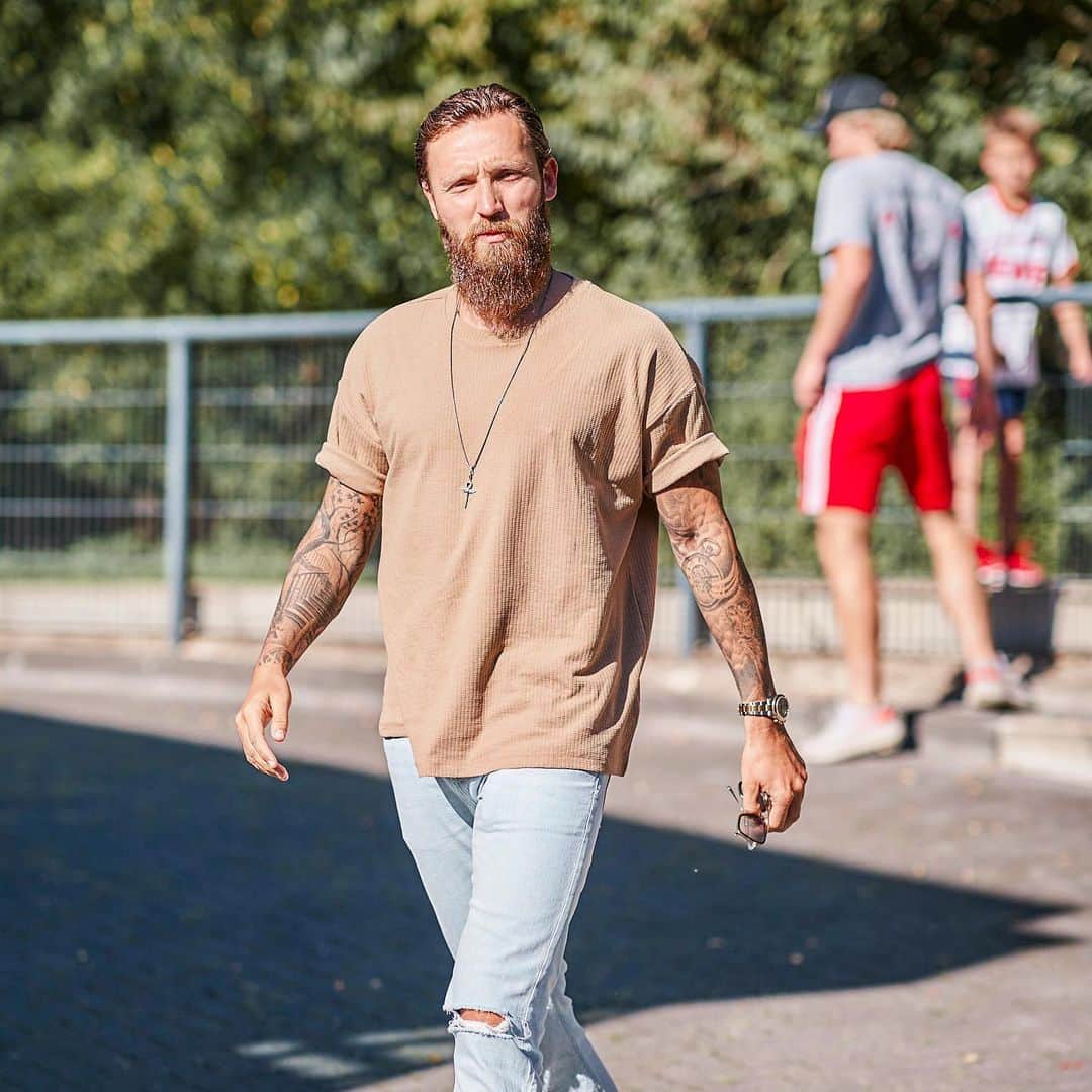 マルコ・ヘーガーのインスタグラム：「Back at @fckoeln 💪🏻 . #back #training #preseason #start #effzeh #köln #cologne #blessed #proud #positivevibes #together #team #mh6 #liebedeinestadt」