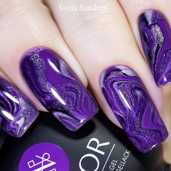 Sveta Sandersのインスタグラム：「Дизайн создан при помощи гель-лаков #Nailor из интернет-магазина https://nailgoods.ru/ @nailor.russia @nailor.official: ⠀ ✨Rubber Base ✨Vermeer ✨Malevich ✨Schiele ✨Klimt ✨Kandinsky ✨Gel Top Coat」
