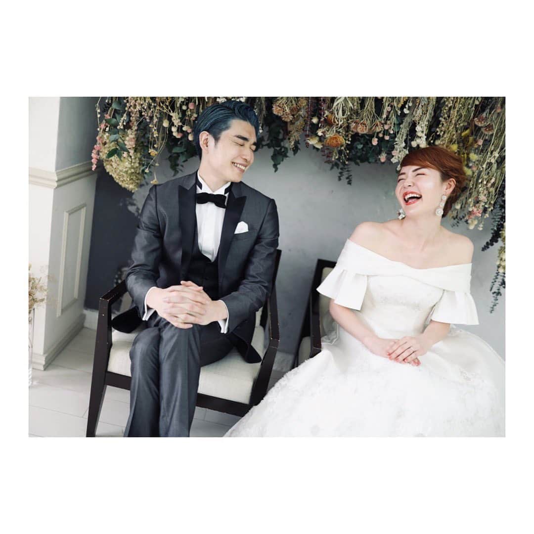 のインスタグラム：「. . . 素敵な写真がたくさんで嬉しいので、ちょっとしばらく投稿続きます☺️✨ 騒がしくなるので気になる方はミュートしてください😂 . @tigstudio （ @tigdress ）さんありがとうございました☺️ . . . .  #tigstudio  #tigdress  #ウェディングフォト #weddingdress  #weddingphotography   #couple #couplephoto #couplelove #illustration #animation  #りべこー夫婦 #同棲カップルさんと繋がりたい #新婚夫婦と繋がりたい #カップルさんと繋がりたい #新婚　#新妻 #新婚カップル　#カップルグラム #カップルコーデ #カップルフォト　#カップル垢　 #カップルアカウント#カップル  #ブライダルモデル #安川リベカ #サロンモデル #ハーフモデル」