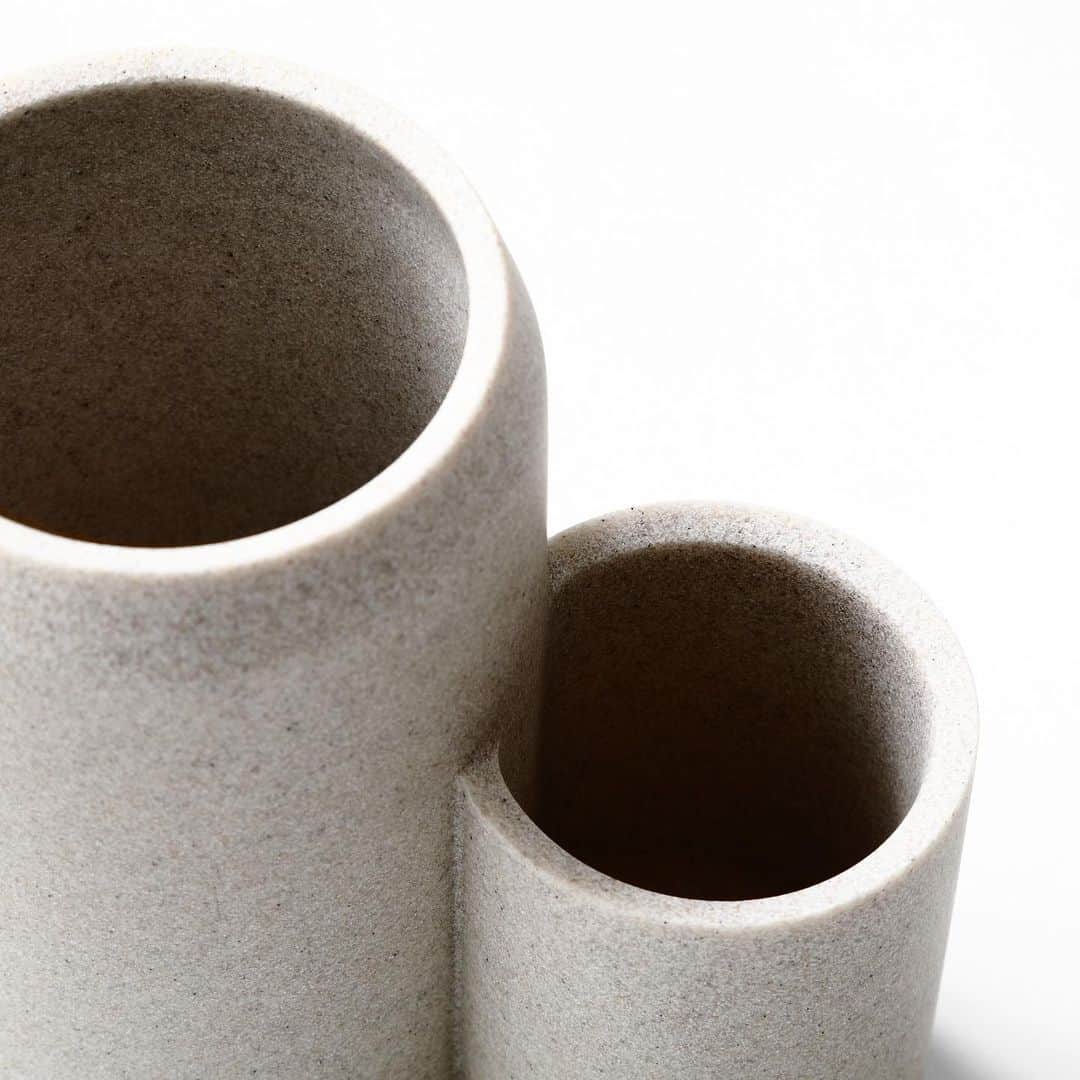 のインスタグラム：「大きめツールも小さめスプーンもひとまとめ . Kitchen Tool Stand COMBO . #ideaco #interior #interiors #interiordesign #interiorstyling #design #designer #japan #houseware #housewares #homeinspiration #homeliving #home #decor #homedecor #product #products #productdesign #instadesign #kitchen #シンプルな暮らし #整理整頓 #ナチュラルインテリア #インテリア #シンプルライフ #デザイン #イデアコ #小物入れ #収納アイデア #収納」