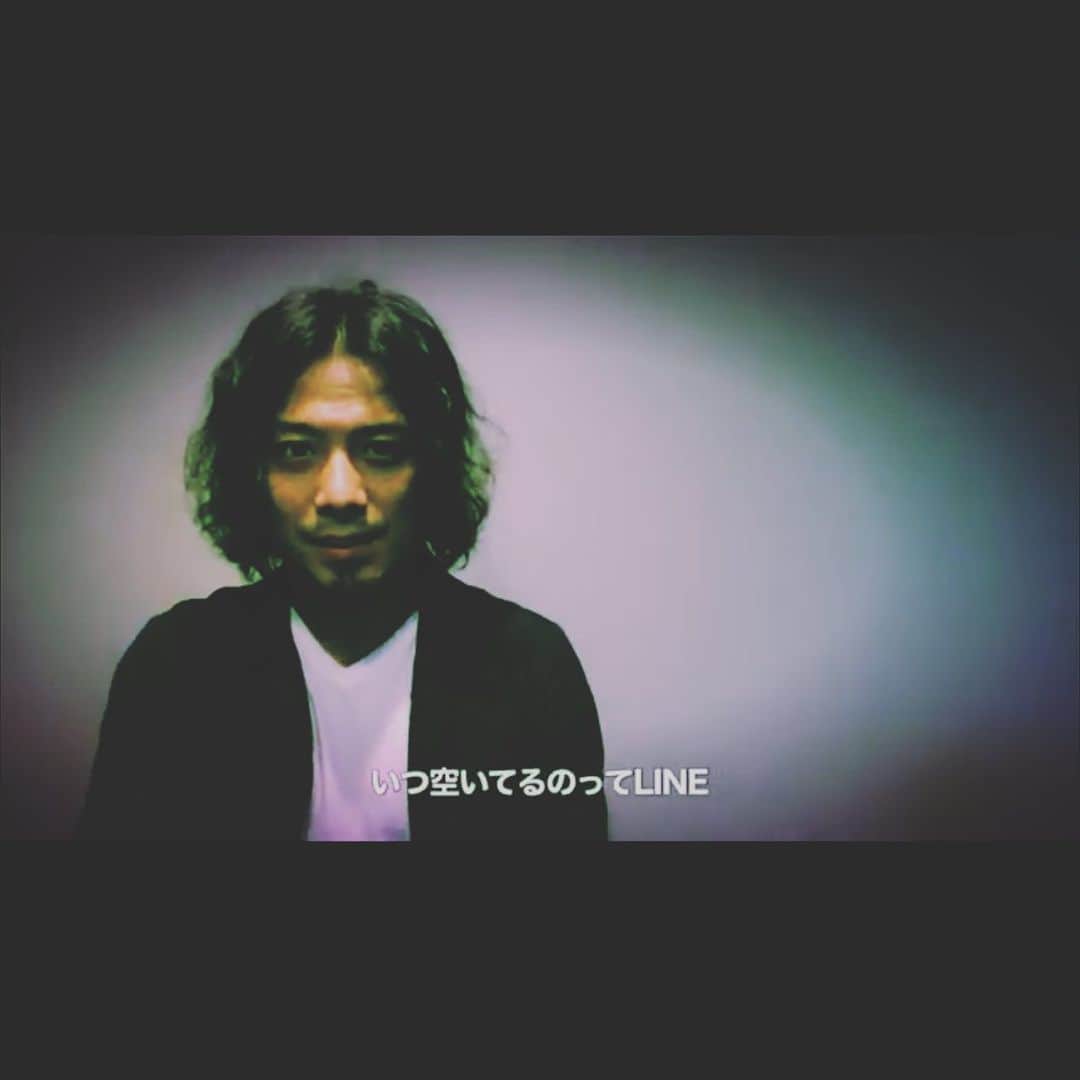 のインスタグラム：「今更ながら…乗っかってみました。笑  #瑛人 #香水 #カバー #パロディ #詳しくは光永亮太のYouTubeチャンネルを見てみてね #ギターも弾いてみた  https://youtu.be/rdgyfOmhMrk」