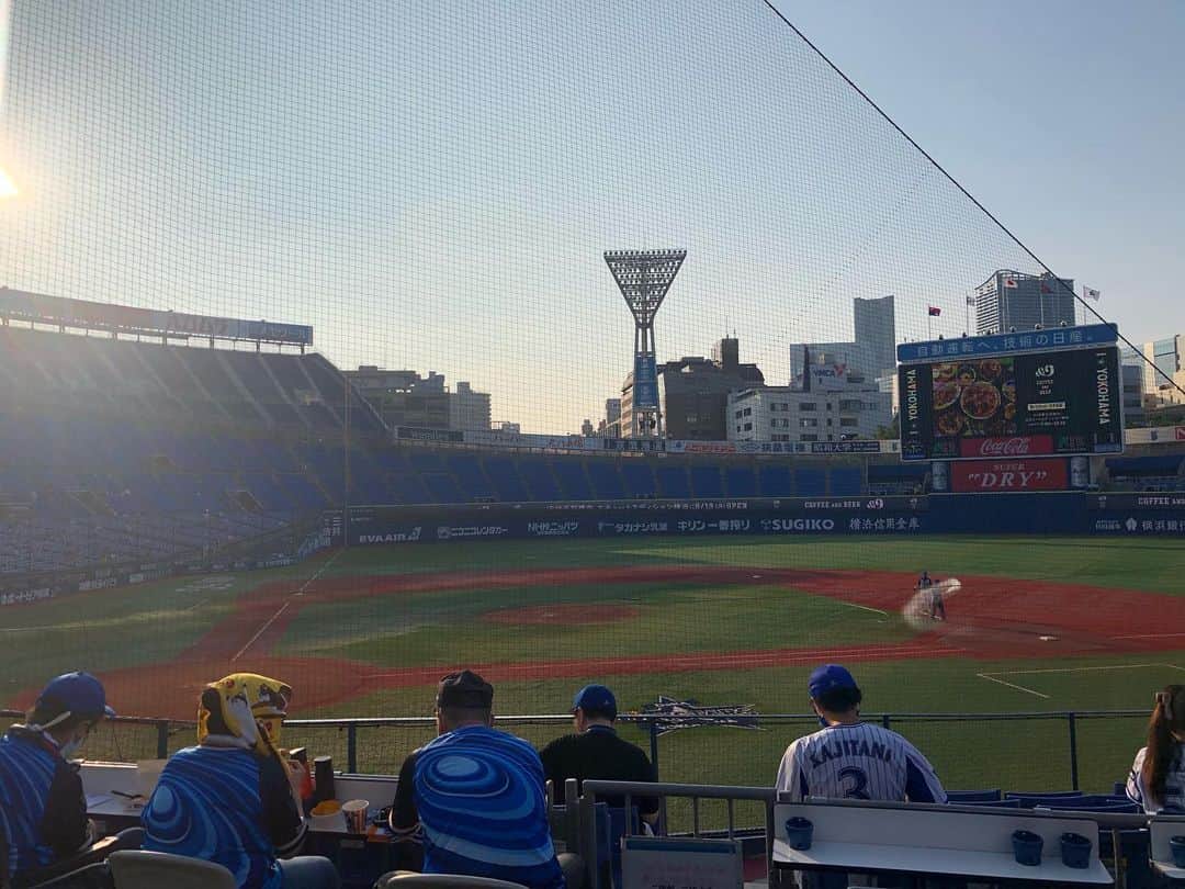 TBS「TBS野球班」のインスタグラム：「家族で観ようぜ。プロ野球⚾️﻿ #DeNA vs #中日　このあと18時プレーボール﻿ 真夏のヨコハマはアツくする﻿ 打撃絶好調　ハマの４番　#佐野恵太　か!? 😉﻿ 竜 期待の２年目　#根尾昴　プロ初ヒットなるか!?😳﻿ #TBSチャンネル２&#Paravi　﻿ ごご5時55分～生中継﻿ #TBS﻿ #プロ野球﻿ #BayStars﻿ #Dragons﻿」