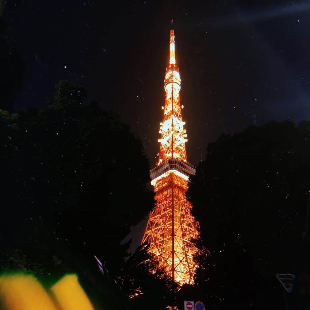 アンジェラ芽衣さんのインスタグラム写真 - (アンジェラ芽衣Instagram)「この前通りかかったの。綺麗だなあ﻿ ﻿ #東京タワー」8月5日 17時23分 - ange_la00