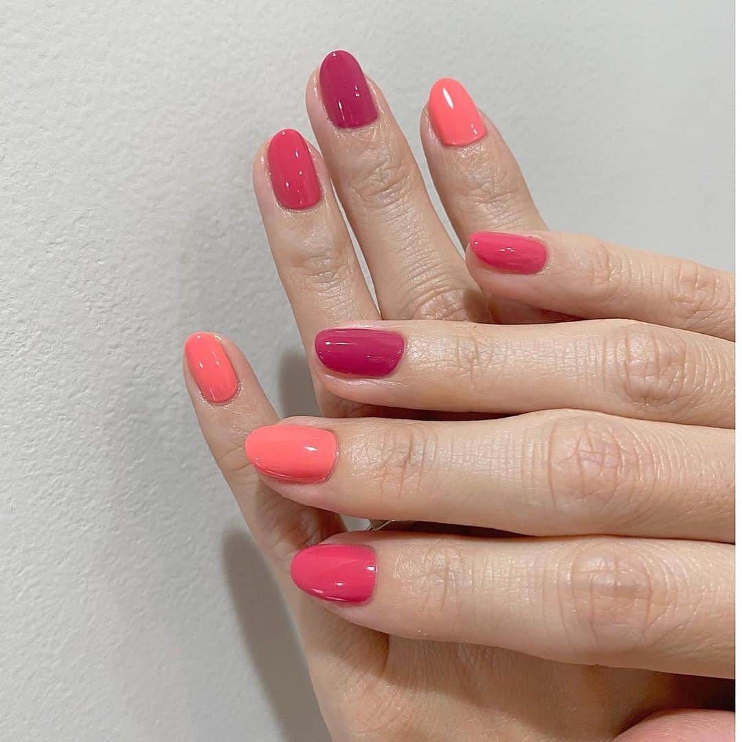 Kana Kobayashiさんのインスタグラム写真 - (Kana KobayashiInstagram)「#pink #summer #Anela #colorful #nails #ネイルケア #おしゃれは爪先から #ネイル #夏色 #ピンク #日本橋ネイル」8月5日 17時38分 - anela_kana
