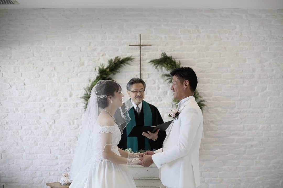 St.AQUA 東京の結婚式場 サンアクアチャペルさんのインスタグラム写真 - (St.AQUA 東京の結婚式場 サンアクアチャペルInstagram)「〜Tokyo bayside wedding〜  「こんな時に結婚式なんて」 誰もがそう口にする今だからこそ、 私たちは 「今だからこそ感謝の気持ちを伝える結婚式」 を提案していきます。  サンアクアチャペルだからできる、 オンライン結婚式、 少人数の家族婚、 フォトウェディング、 お2人に合った結婚式を一緒に叶えましょう  #結婚式 #wedding #家族婚 #familywedding #少人数結婚式 #フォトウェディング #前撮り #後撮り #オンライン結婚式 #結婚式準備 #式場探し #プレ花嫁 #日本中の花嫁さんと繋がりたい #2020年冬婚」8月5日 17時46分 - staquatakeshiba