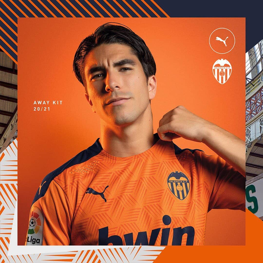 バレンシアCFさんのインスタグラム写真 - (バレンシアCFInstagram)「Valencia CF. 𝗔𝗪𝗔𝗬. 20/21. 🟠  🧡 Rendimos tributo a los iconos de la ciudad 🍊  #AMUNTValencia @pumafootball」8月5日 17時40分 - valenciacf