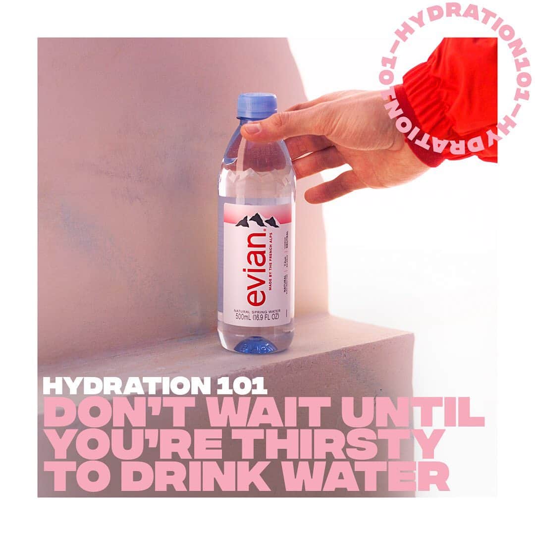 evianさんのインスタグラム写真 - (evianInstagram)「While cruising through summer, one can often forget to drink water. Not to blame anyone, the heat can get us carried away, too.  But did you know that thirst is a sign that you're already dehydrated? 👀  No need to wait, make sure you carry some water with you at all times and drink it regularly. The average total water intake recommended by EFSA is 2 liters a day (2010, all sources). While you're at it, you might want to keep it pure and natural. You know where to find us! 💧  #evian #evianwater #positivedrops #stayhydrated #hydration101」8月5日 18時11分 - evianwater