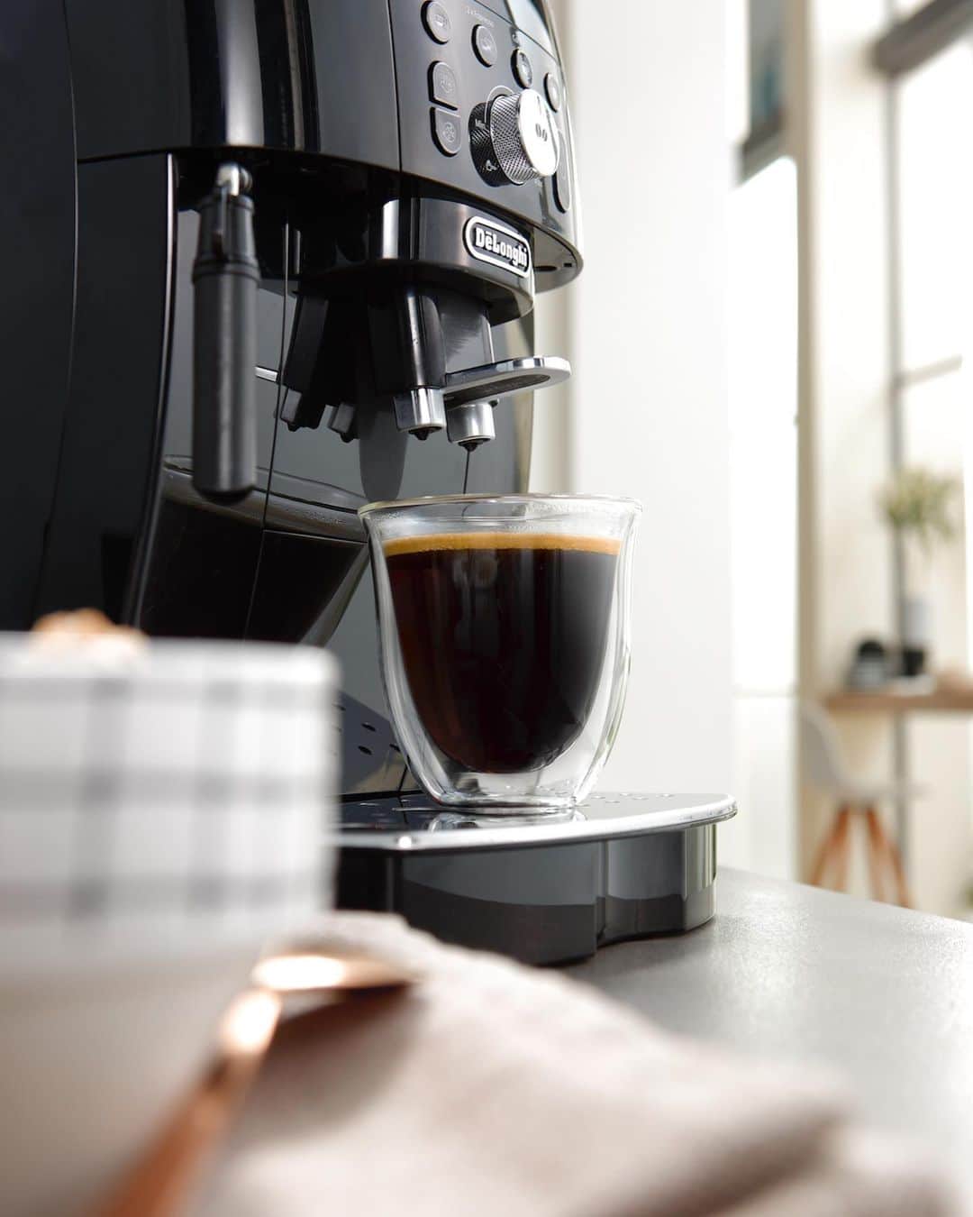 De'Longhi Sverigeさんのインスタグラム写真 - (De'Longhi SverigeInstagram)「En kopp kaffe innan träning är den bästa energidrycken! Och visset du att den även sägs minska träningsvärken? 💪☕️ #seriousaboutcoffee #Delonghi #kaffe #coffeelove」8月5日 18時17分 - delonghisverige