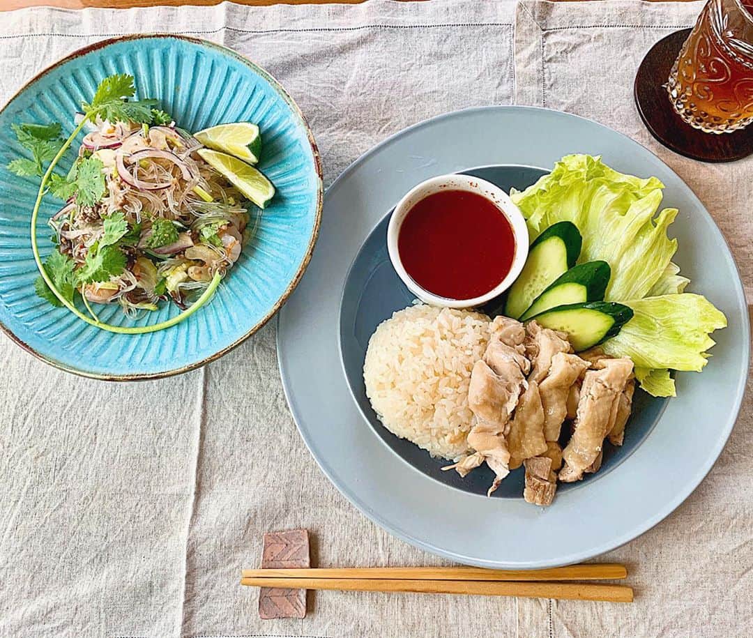愛花さんのインスタグラム写真 - (愛花Instagram)「スーパーでたまたま見つけた簡単タイ料理が美味しすぎてストーリーに載せたら、なんとなんとこれを見てくれたヤマモリさんから商品が届いて、、、、🥺💗  ヤムウンセンとカオマンガイどっちも美味しかった〜🇹🇭 #ヤマモリタイフード  #おうちでタイ料理」8月5日 18時50分 - hi_erica_official