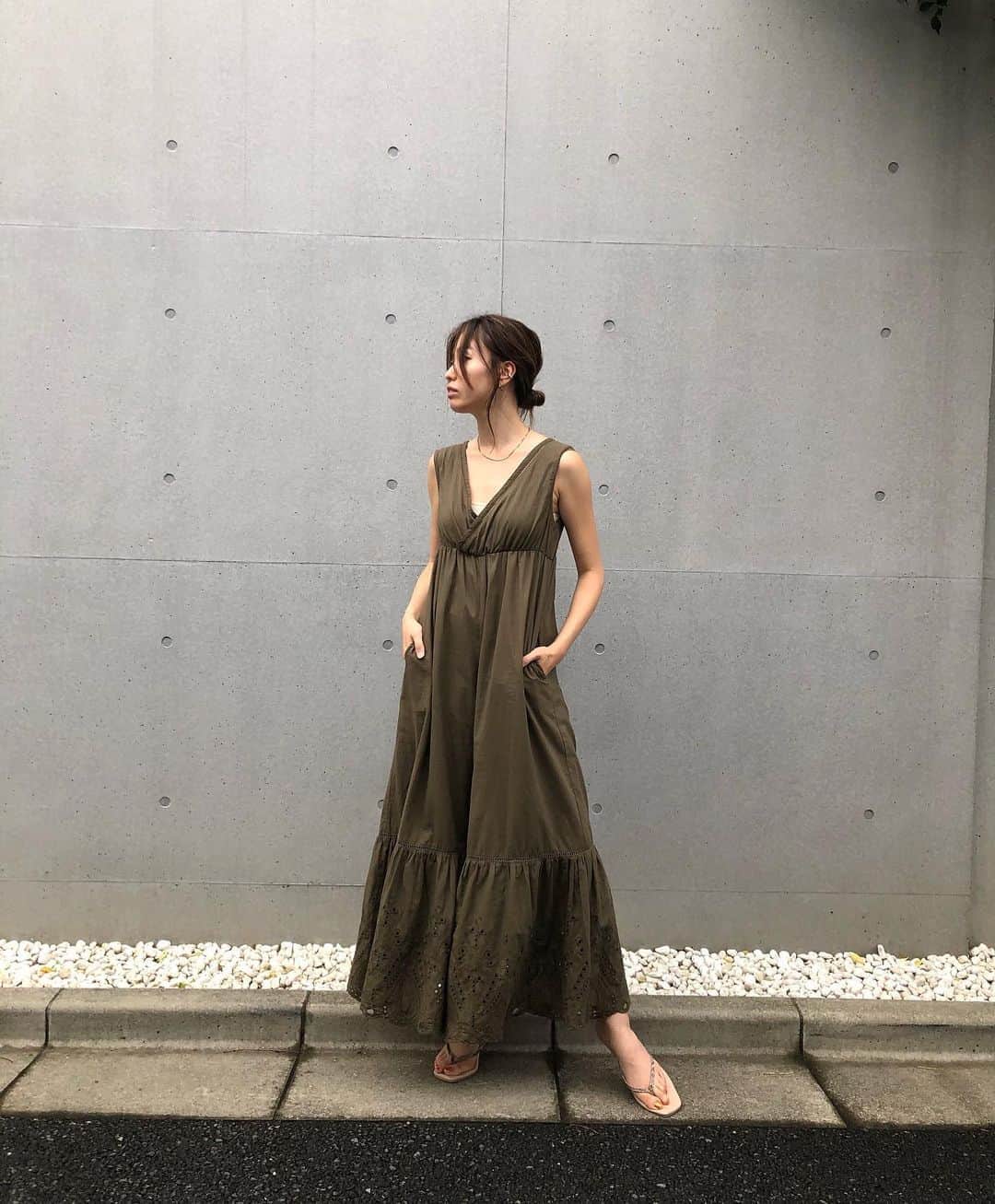 岩崎志保のインスタグラム：「☀️🌈  ストーリーズで告知したけど改めて！ 𝟴/𝟵(𝘀𝘂𝗻) 𝗔𝗠𝟭𝟬:𝟬𝟬- 𝗖𝗘́ 𝗟𝗔 𝗩𝗜 𝗙𝗜𝗧𝗖𝗟𝗨𝗕 𝙋𝙞𝙡𝙖𝙩𝙚𝙨 &𝙒𝙤𝙧𝙠𝙤𝙪𝙩 𝘽𝙮 𝙁𝙄𝙏𝙑𝙄𝘽𝙀𝙎💗  東急プラザ渋谷のルーストップでピラティスセッションを担当します！屋外の最高なロケーションでピラティス出来るのがとっても楽しみ❣️参加ご希望の方は @fitvibes_tokyo ◁こちらに♡  #身体が喜ぶカラダ作り」